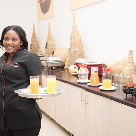 Ekamuti Town Lodge Oniihandi Kültér fotó