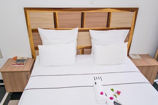 Ekamuti Town Lodge Oniihandi Kültér fotó