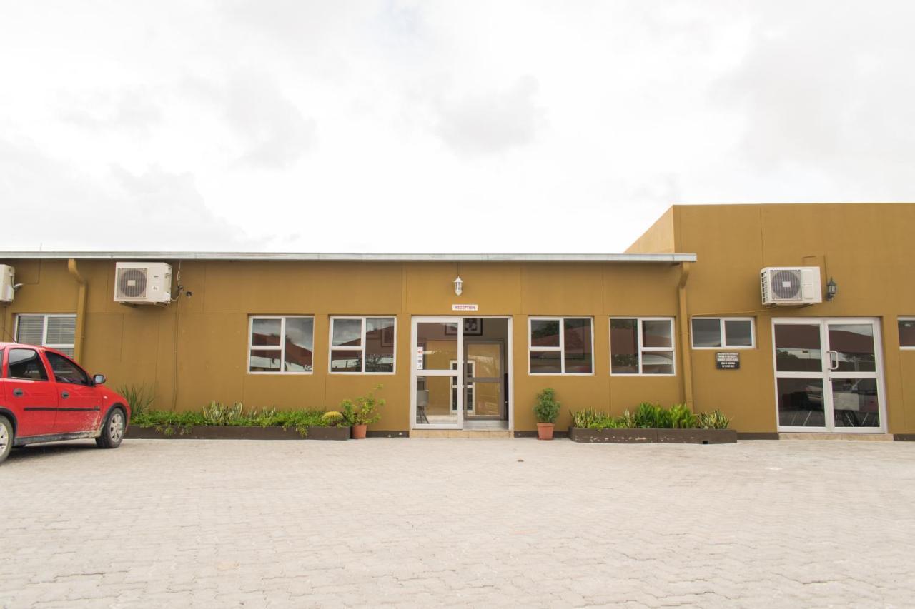 Ekamuti Town Lodge Oniihandi Kültér fotó